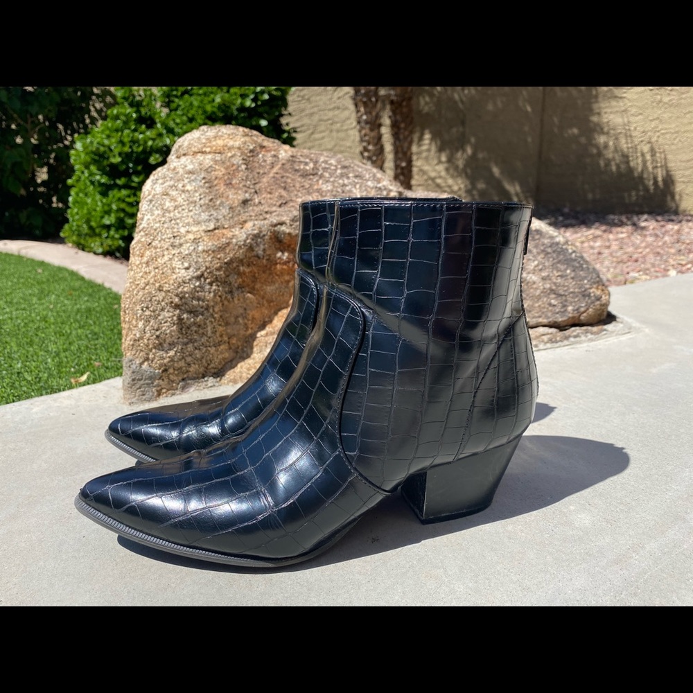See You Later Alligator Booties